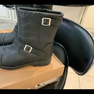 UGG Australia Rockville II Black Boys Boots